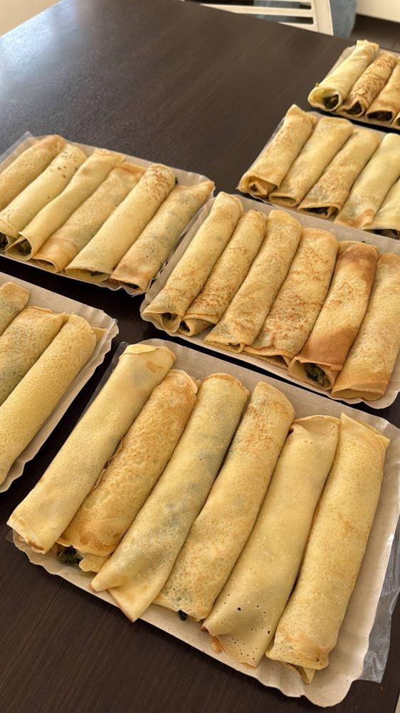 Bandejas de canelones caseros enrollados